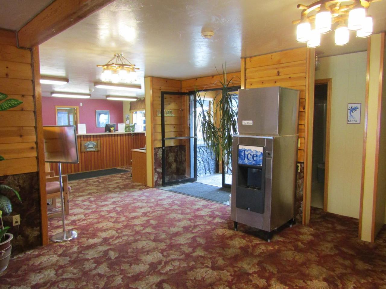 Captain'S Choice Motel Гейнс Екстер'єр фото